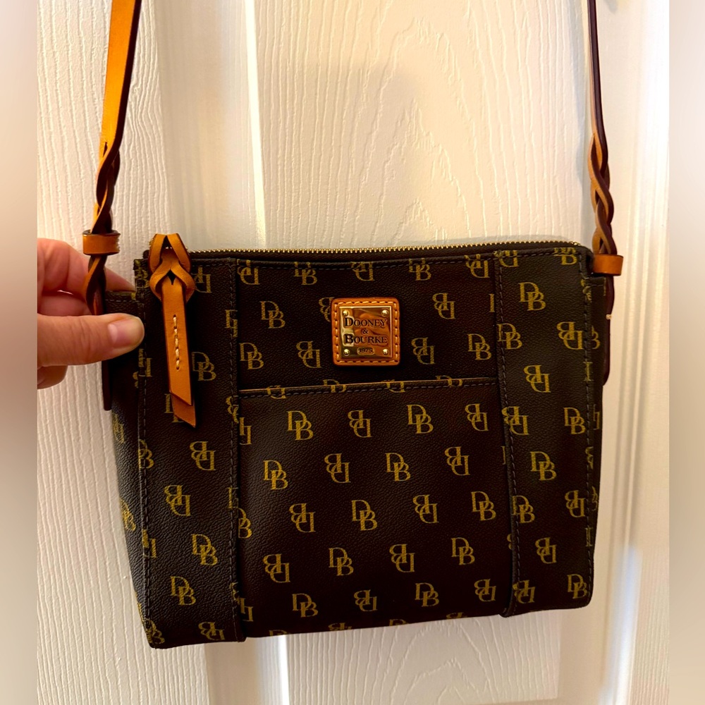 🤎🧡 Dooney & Burke Crossbody Bag